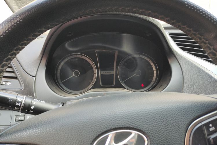 Used Hyundai Azera 2011 2.4L Comfort Version