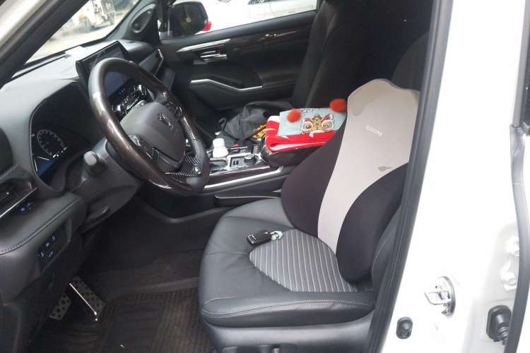 Used Toyota Crown Kluger 2022 2.0T Four-Wheel Drive Prestige Edition
