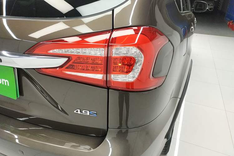 Used BYD Tang New Energy 2017 2.0T All-Wheel Drive Hyatt Model Right Rear Taillight