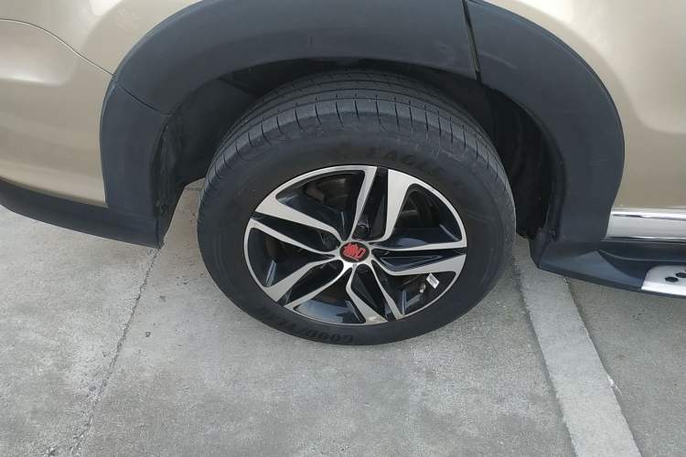 Used BYD Tang New Energy 2015 2.0T Four-Wheel-Drive Flagship Model Right Rear Wheel Hub