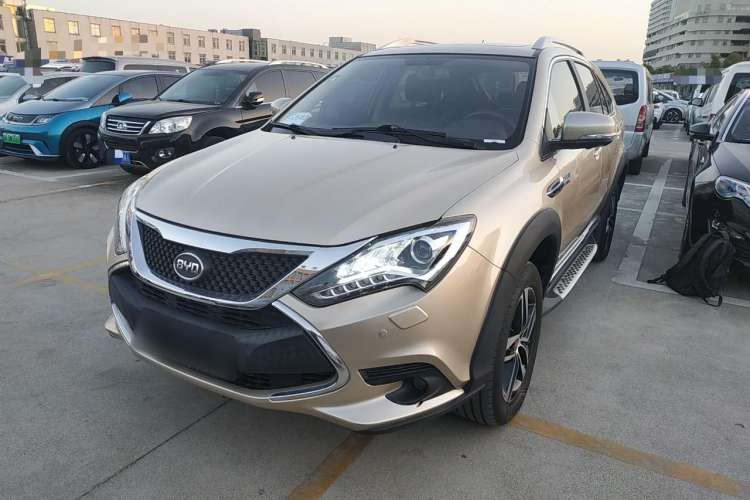 Used BYD Tang New Energy 2015 2.0T Four-Wheel-Drive Flagship Model