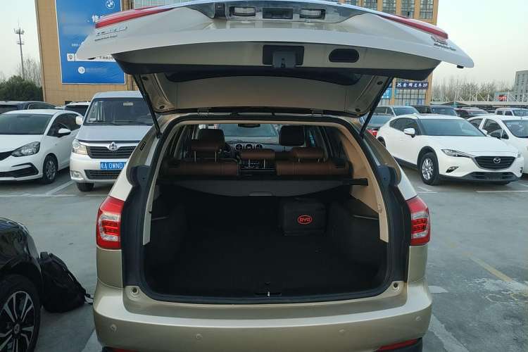 Used BYD Tang New Energy 2015 2.0T Four-Wheel-Drive Flagship Model Trunk