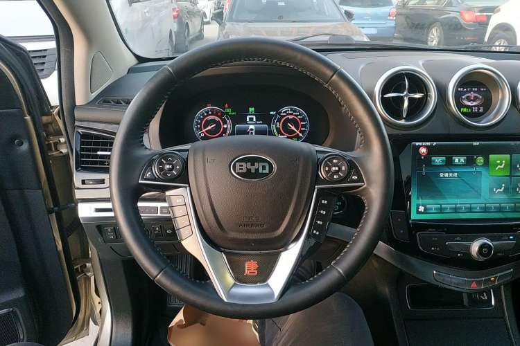 Used BYD Tang New Energy 2015 2.0T Four-Wheel-Drive Flagship Model Steering Wheel
