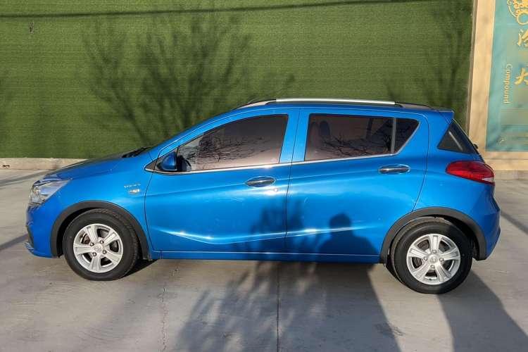 Used Baojun 310 2017 1.5L Automatic Fashion Model