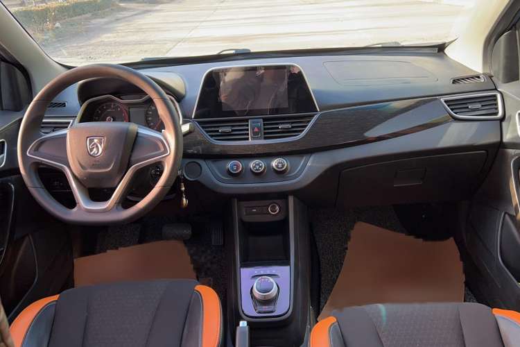 Used Baojun 310 2017 1.5L Automatic Fashion Model