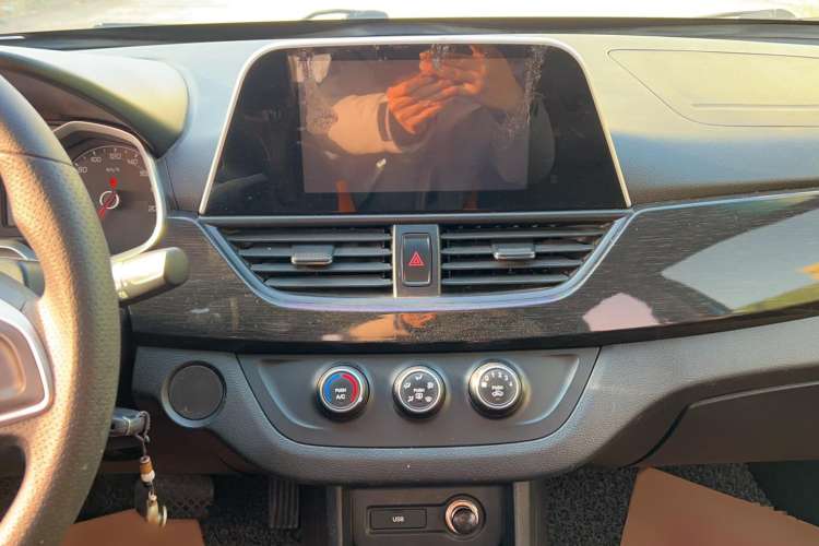 Used Baojun 310 2017 1.5L Automatic Fashion Model