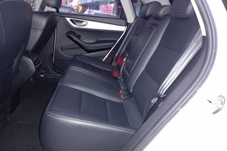 Used Zotye SR7 2016 1.5T CVT Cube Road Edition China V Standard
