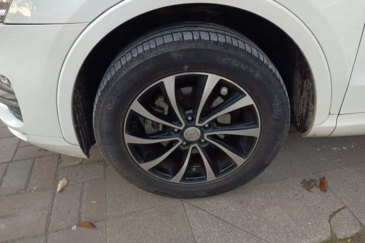 Used Zotye SR7 2016 1.5T CVT Cube Road Edition China V Standard
