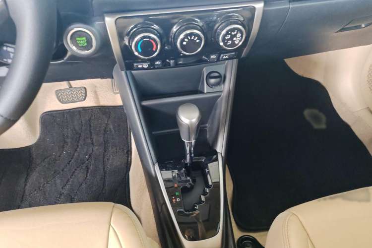 Used Toyota YARiS L Zhi Xiang 2017 1.5GS CVT Dynamic Edition Gear Lever