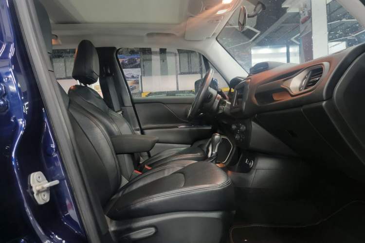 Used Jeep Renegade 2018 Connected Large Screen Version 180T Automatic High-Energy Edition