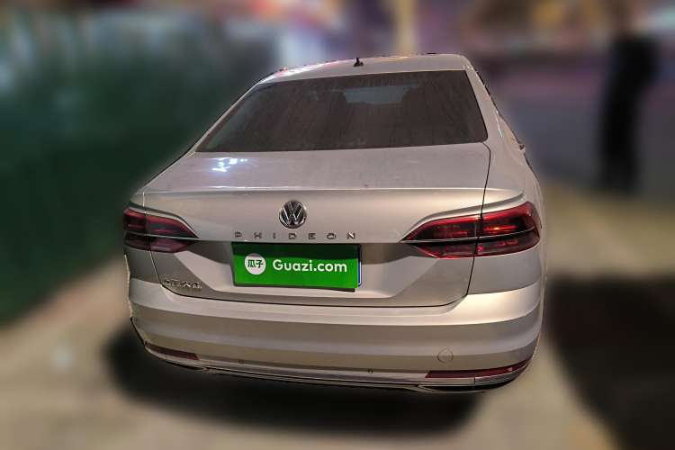 Used Volkswagen Phideon 2016 380TSI Two-Wheel-Drive Luxury Edition
