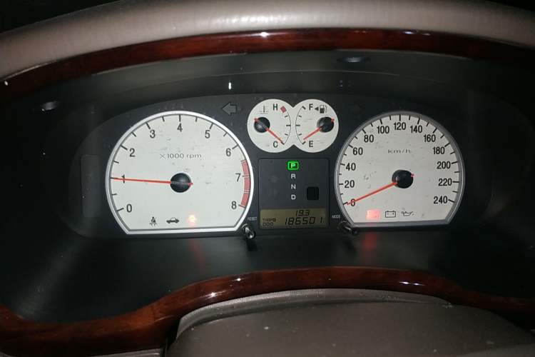 Used Hyundai MoInca 2009 2.0L Automatic Prestige GL Trim