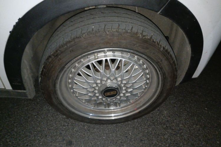 Used Chery New Energy Little Ant 2021 200 000-Yuan Ant Fan Edition Talent Version NMC Battery 301 km Right Front Wheel Hub