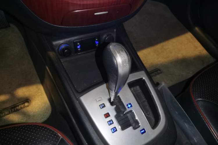 Used Hyundai Santa Fe Classic 2009 2.7 Luxury Version Gear Lever