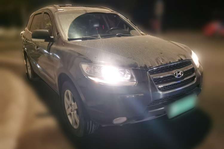 Used Hyundai Santa Fe Classic 2009 2.7 Luxury Version Front Right 45 Deg