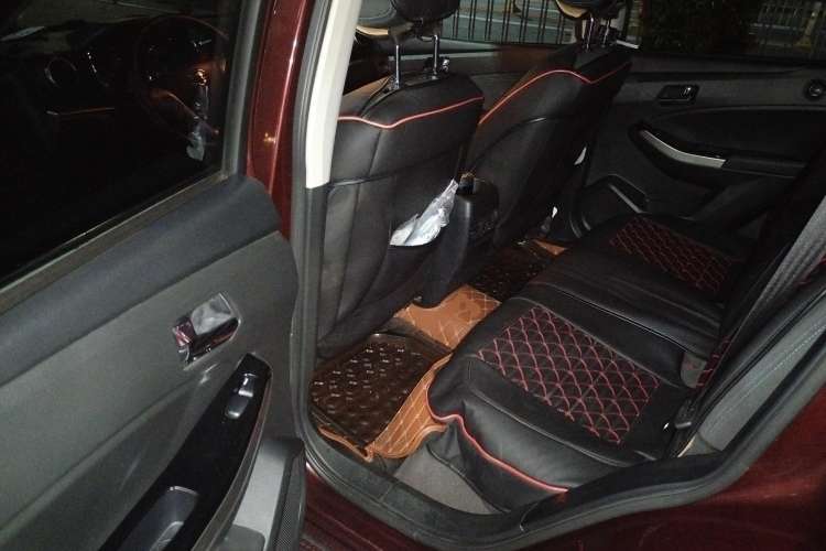 Used Venucia T70 2016 2.0L CVT Smart Edition
