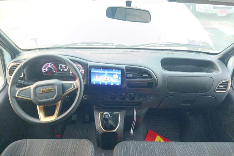 Used JMC Transit 2021 2.8T Space King Standard Version Short Wheelbase Mid-Height Roof 6-Seater Diesel Euro VI JX493
