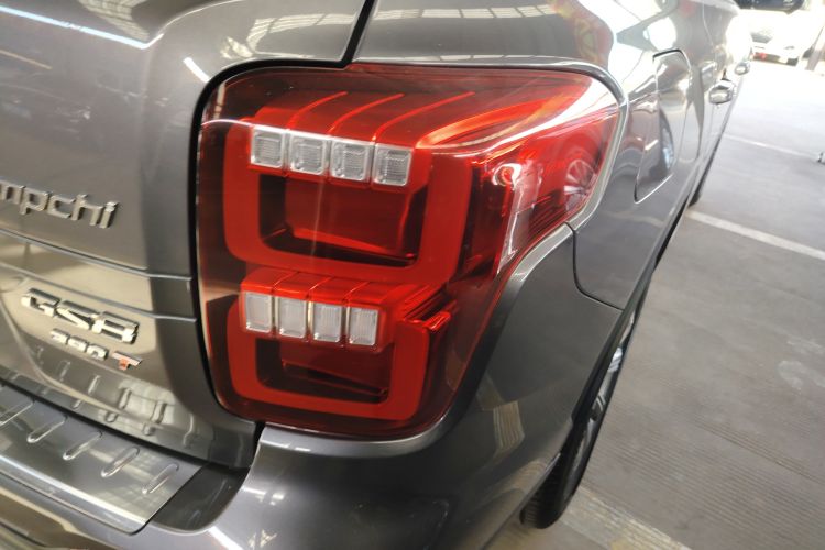 Used GAC Trumpchi GS8 2020 390T Two-Wheel Drive Luxury Smart Connectivity Commemorative Edition (7 Seats) Right Rear Taillight
