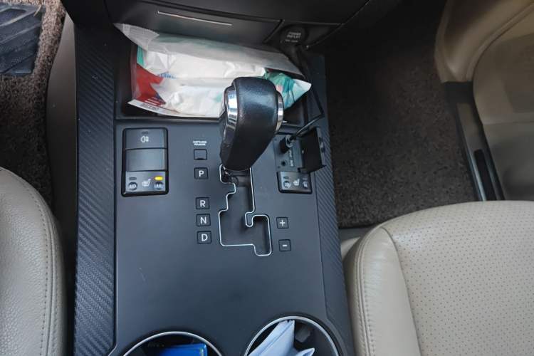 Used Kia Borrego 2008 3.8L Luxury Edition China IV
