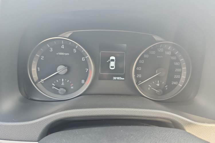 Used Hyundai Elantra (6th Generation / Lingdong) 2016 1.6L Automatic ZhiXuan – Elite Version Odometer Close Up