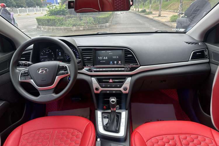 Used Hyundai Elantra (6th Generation / Lingdong) 2016 1.6L Automatic ZhiXuan – Elite Version Interior 1
