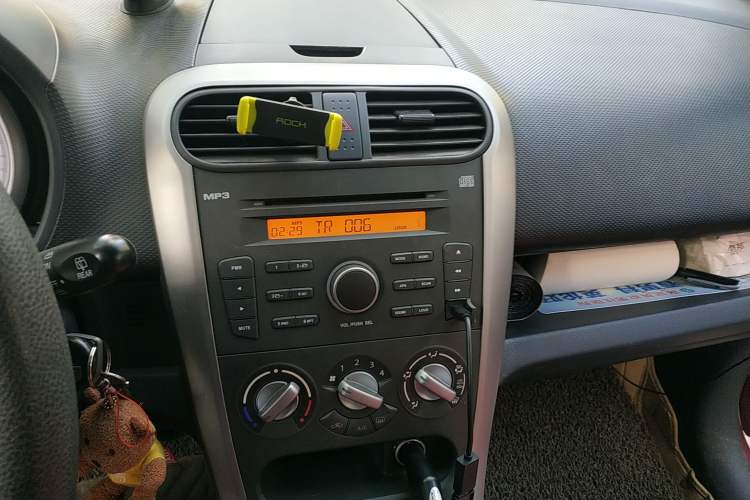 Used Suzuki Splash 2012 1.4 VVT Deluxe Edition Audio And AC Panel