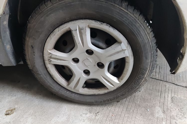 Used Dongfeng Fengon 330 2016 1.2L Manual Base Version DK12-07 Right Front Wheel Hub