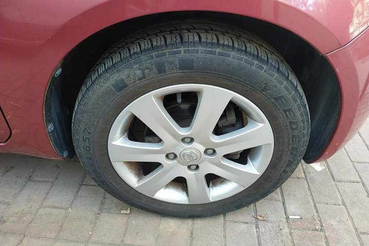 Used Suzuki Splash 2012 1.4 VVT Deluxe Edition Right Front Wheel Hub