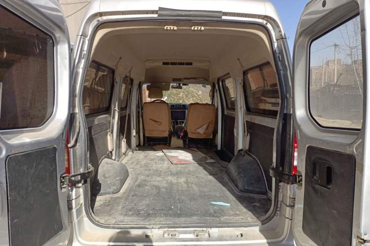 Used CHANGAN KAICHENG Ruixing M90 2017 2.0L Value Edition High-Roof 7-Seater Double-Swing Doors 4G94S
