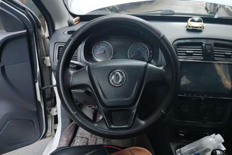 Used Dongfeng Fengon 330 2016 1.2L Manual Base Version DK12-07 Steering Wheel