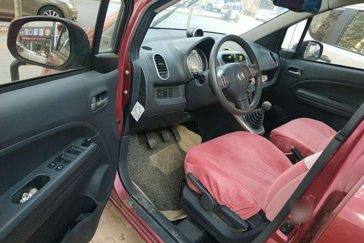 Used Suzuki Splash 2012 1.4 VVT Deluxe Edition Driver Seat