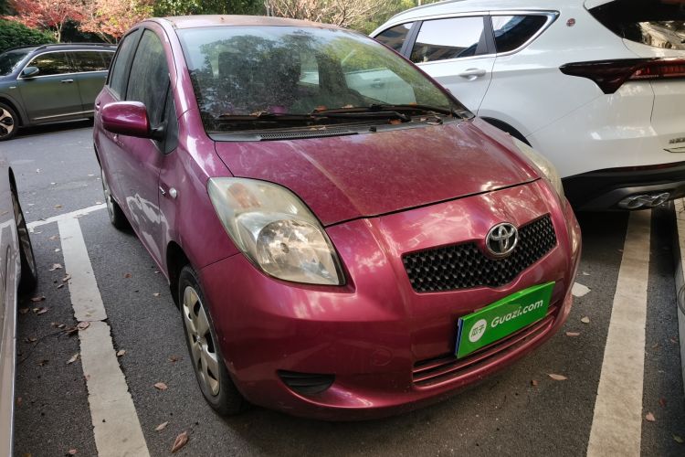 Used Toyota Yaris 2009 1.6E Automatic Comfort Edition Front Right 45 Deg