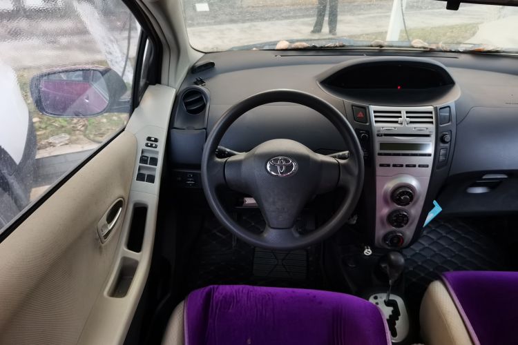 Used Toyota Yaris 2009 1.6E Automatic Comfort Edition Steering Wheel