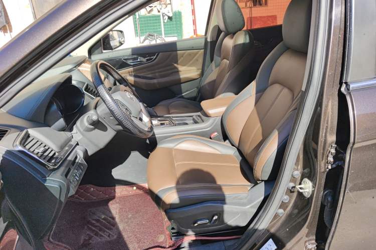 Used Dongfeng Aeolus AX7 2018 Classic 1.6T Automatic Luxury Model
