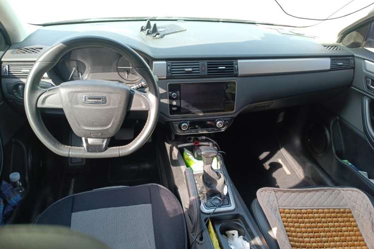 Used Qoros 3 2015 Sedan 1.6L Automatic ZhiXiang Model
