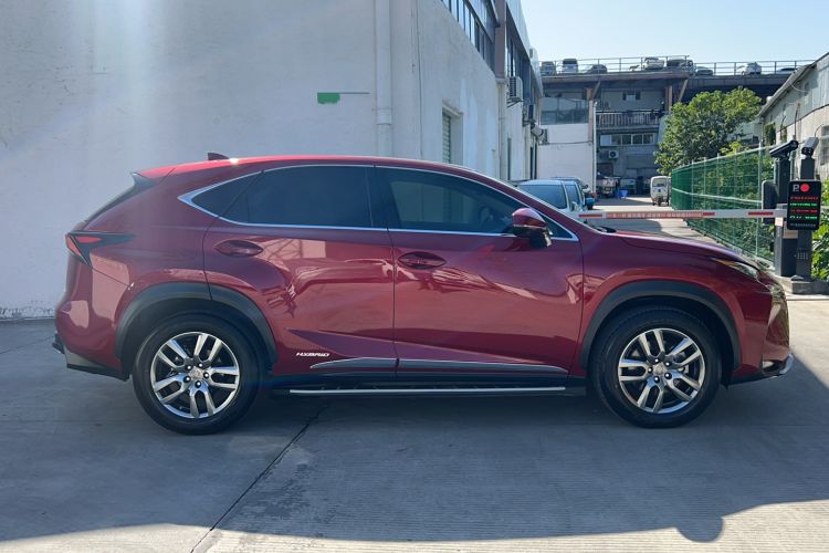 Used Lexus NX 2015 300h All-Wheel-Drive Fēngzhì Edition
