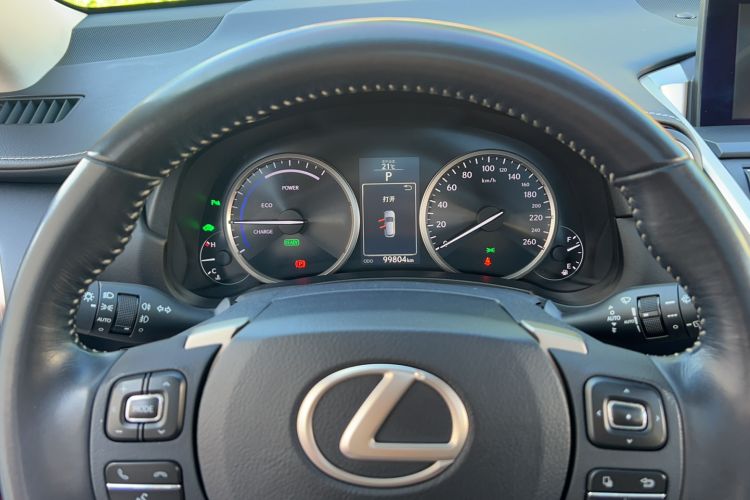 Used Lexus NX 2015 300h All-Wheel-Drive Fēngzhì Edition
