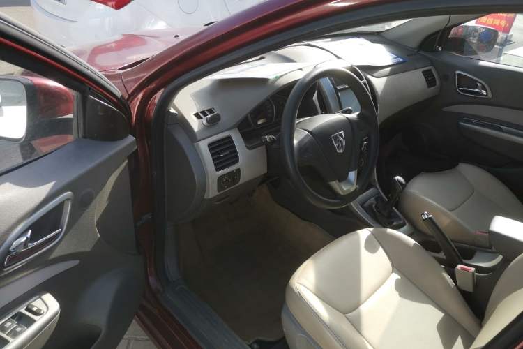 Used Baojun 630 2012 1.5L DVVT manual comfort version