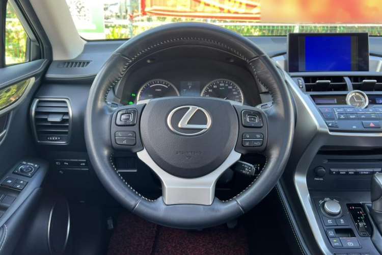 Used Lexus NX 2015 300h All-Wheel-Drive Fēngzhì Edition
