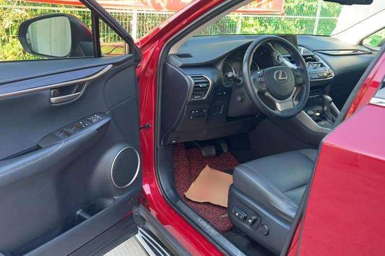 Used Lexus NX 2015 300h All-Wheel-Drive Fēngzhì Edition
