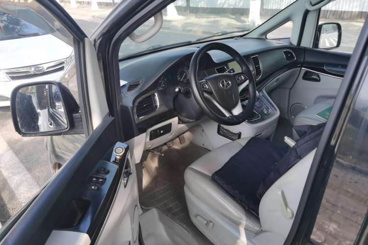 Used JAC Refine M5 2013 2.0T Gasoline Manual Business Edition