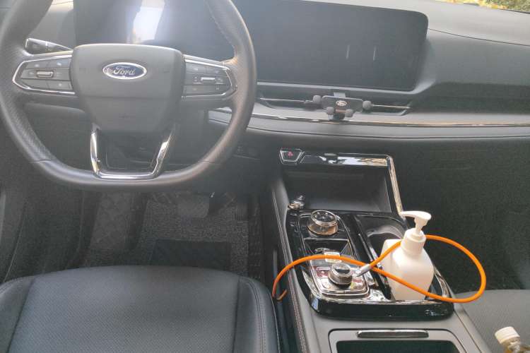 Used Ford Equator Sport 2022 EcoBoost 170 Platinum Edition Center Console