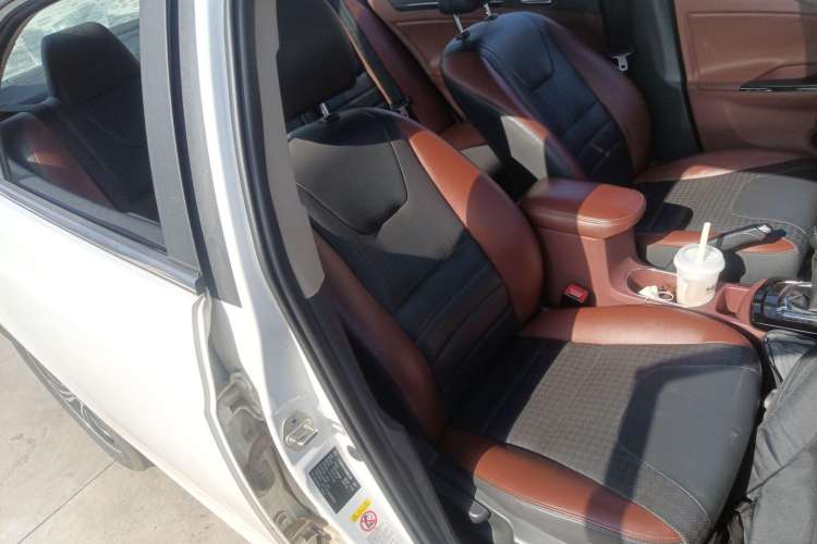 Used BYD Surui 2015 Revised Version 1.5L Manual Luxury Edition

