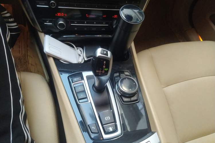 Used BMW 5 Series GT 2014 528i Leading Model