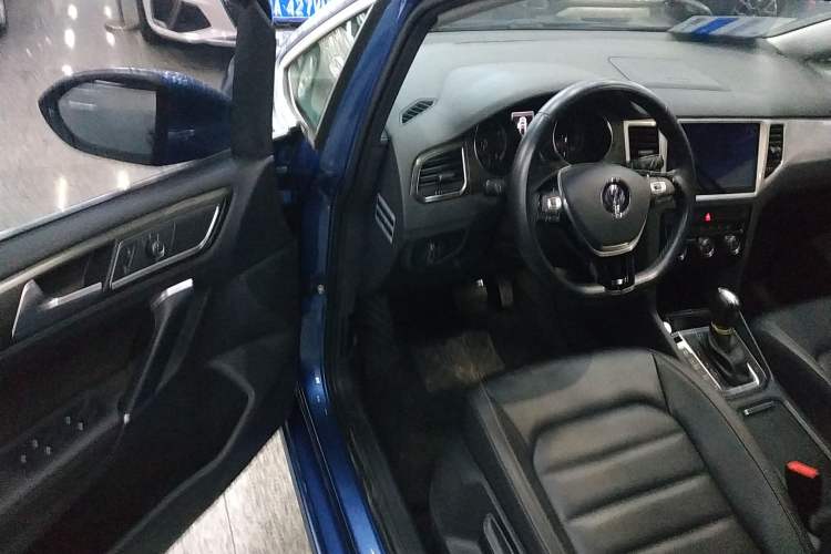 Used Volkswagen Golf Sportsvan 2016 230TSI Automatic Luxury Version