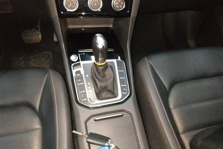 Used Volkswagen Golf Sportsvan 2016 230TSI Automatic Luxury Version