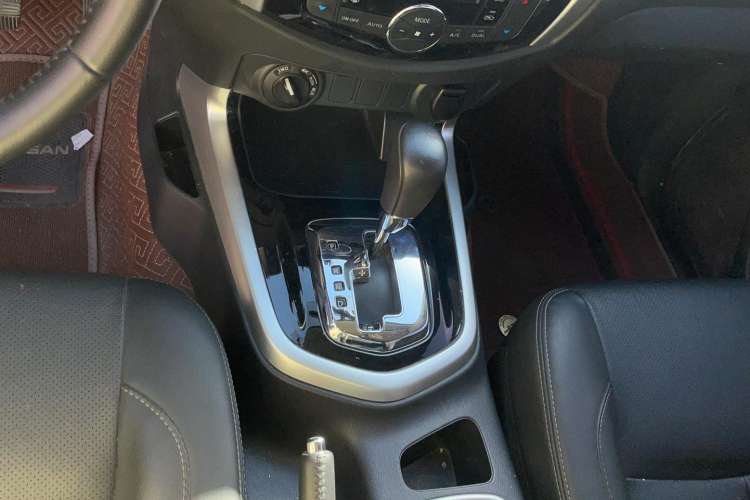 Used Nissan Navara 2021 2.5L Automatic 4x4 Premium Version QR25