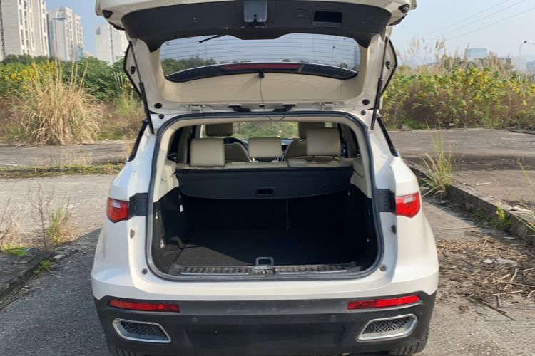 Used Zotye T700 2017 1.8T Dual-Clutch Luxury Model
