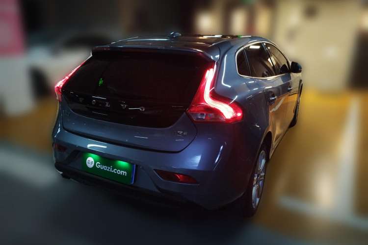 Used Volvo V40 2019 T3 Smart Luxury Edition