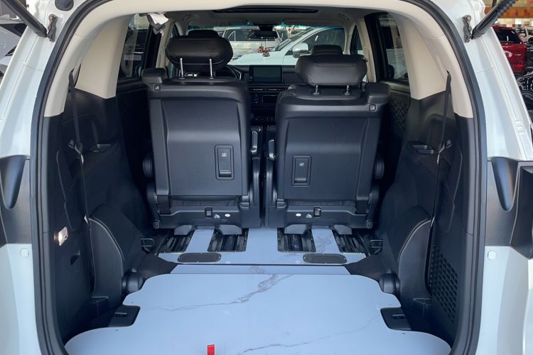 Used Honda Elysion 2022 2.0L eHEV Luxury First Edition